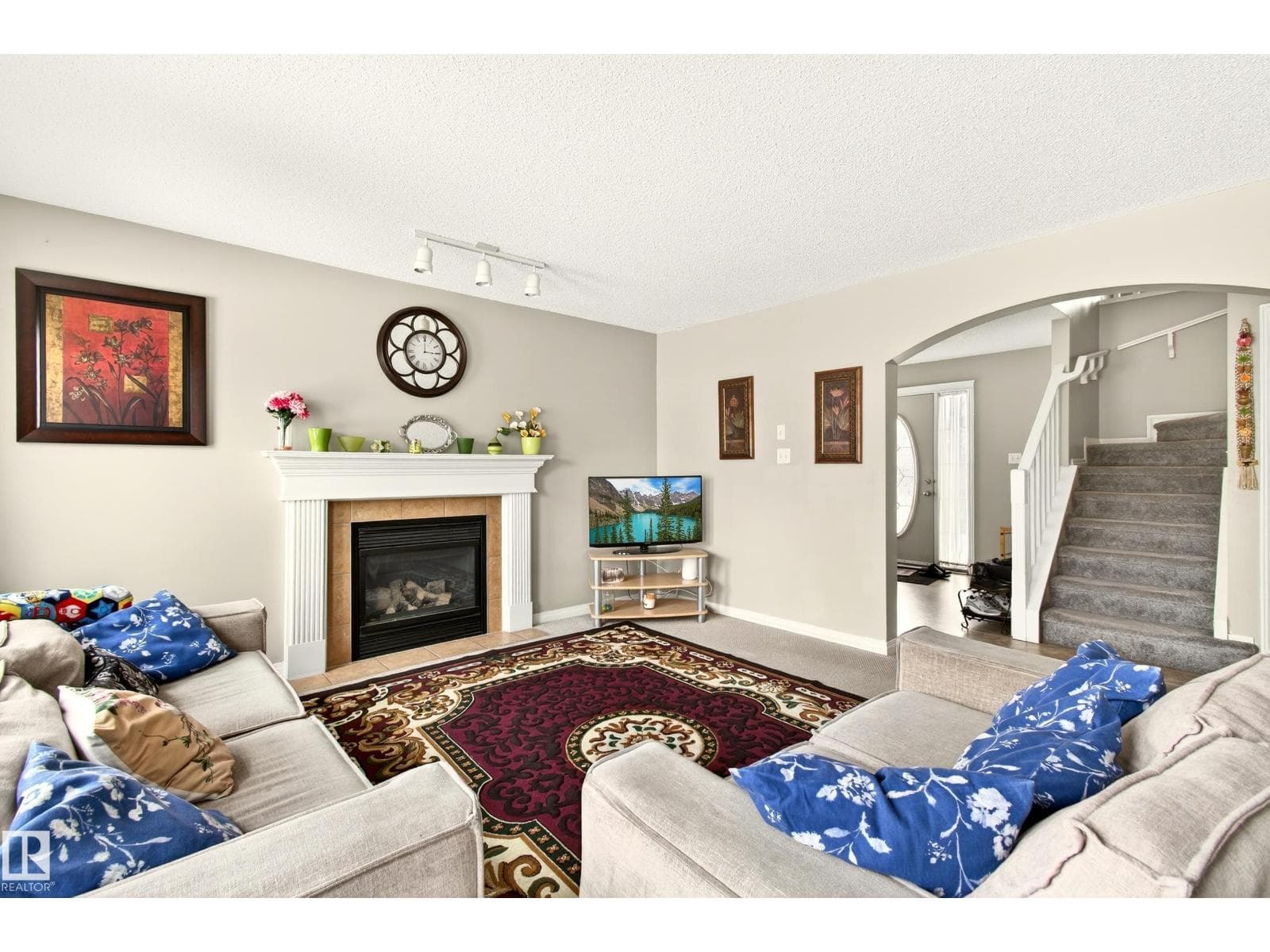 8922 5av SW — photo 4