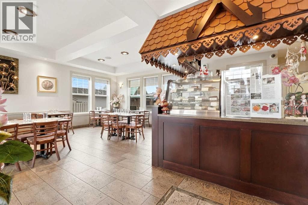 115 Fifth Avenue W photo 3