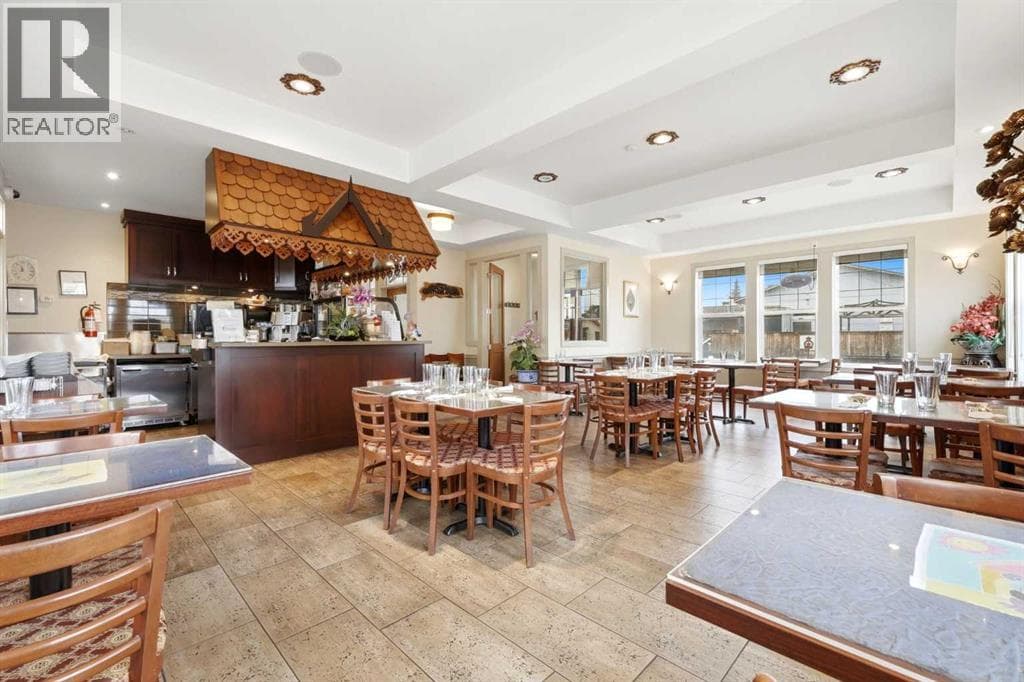 115 Fifth Avenue W photo 4