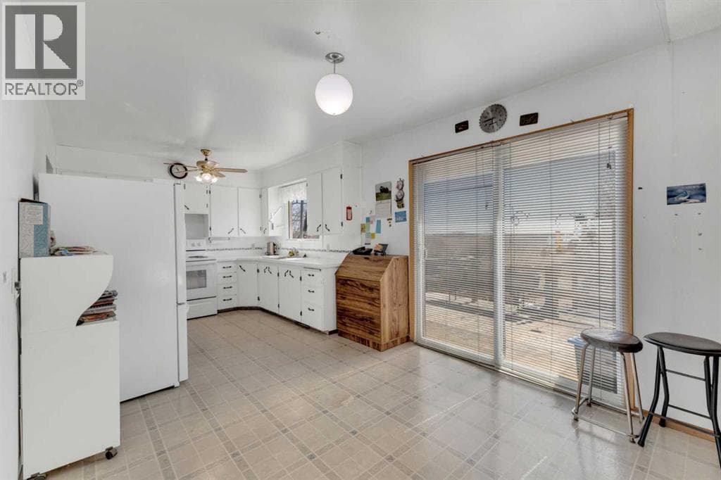 38311 Range Road 244 photo 10