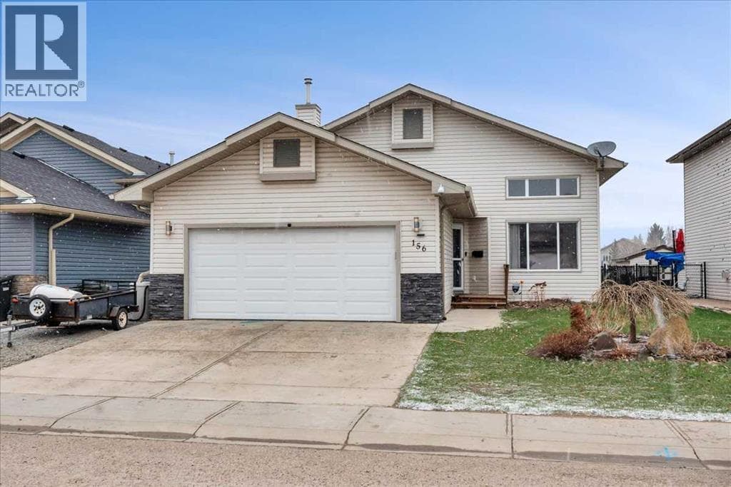 3 bed 3 bath single family at 156 Aspen Creek Crescent — $610,000