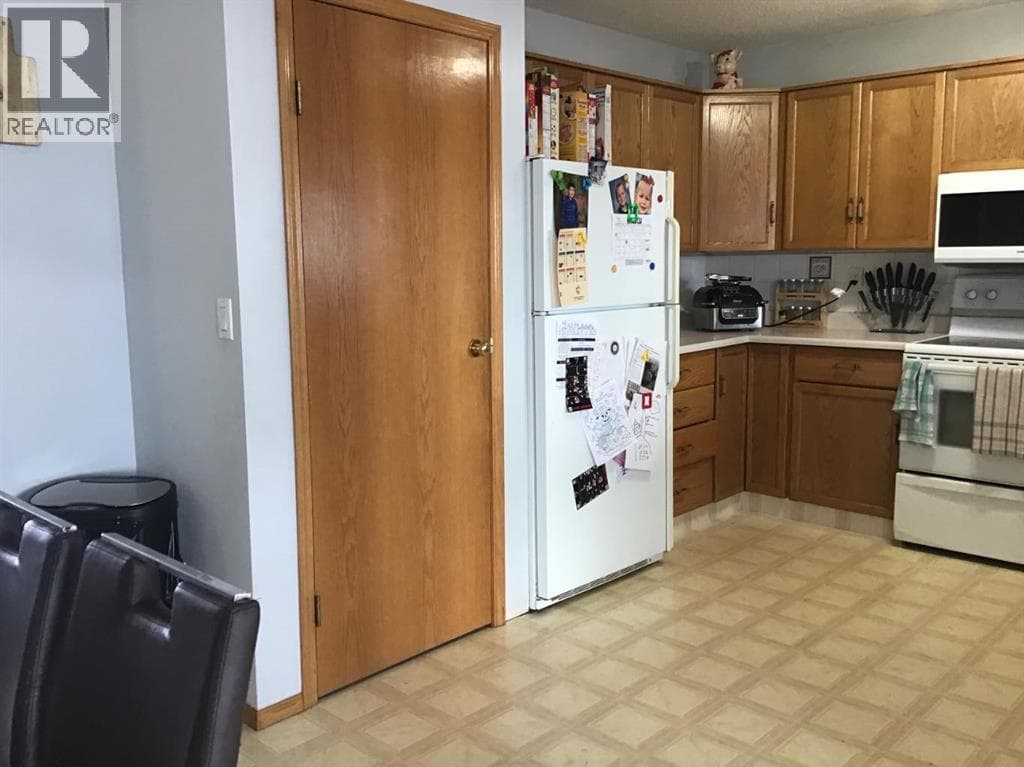 29 Lyons Crescent photo 4