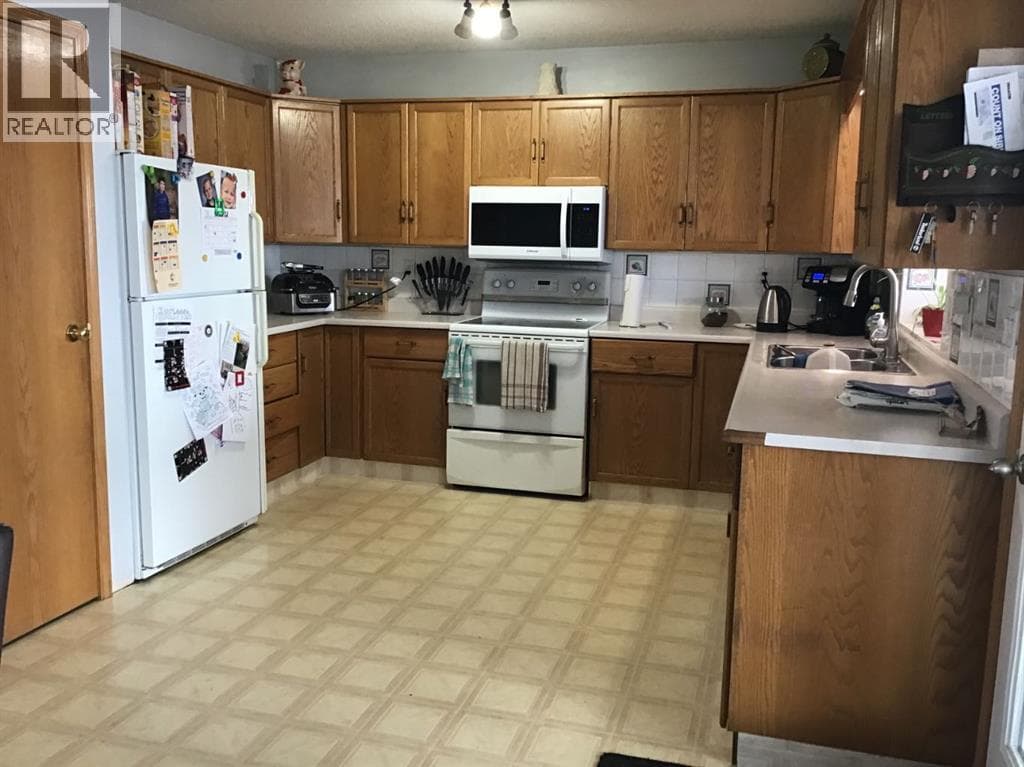 29 Lyons Crescent photo 3