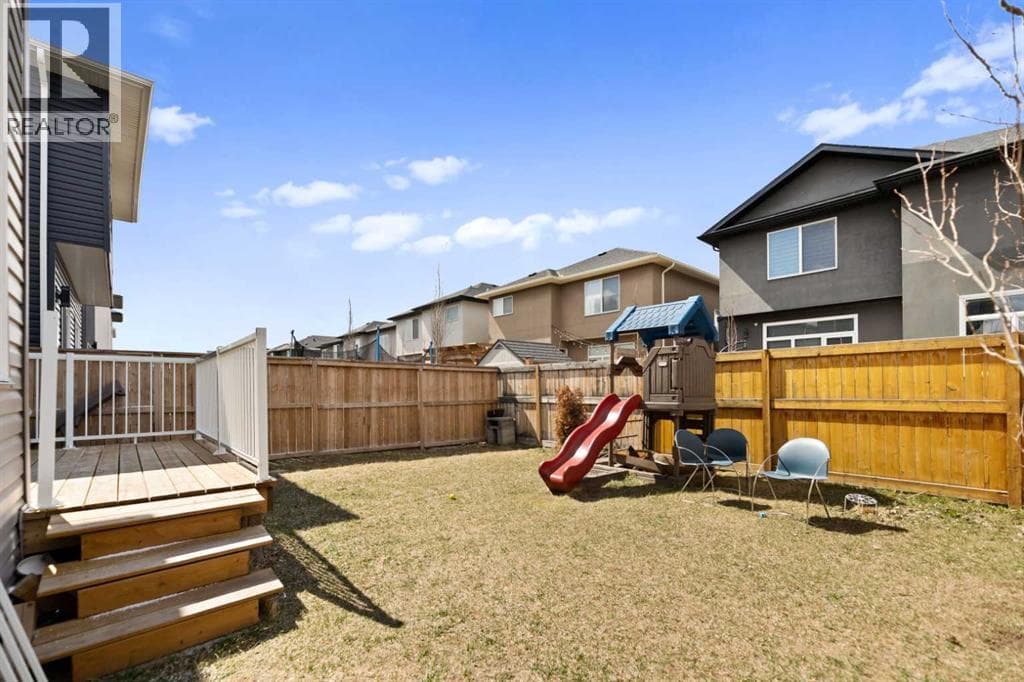 439 Bayview Way SW photo 3