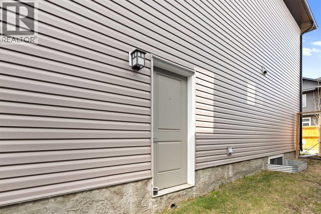 439 Bayview Way SW photo 5
