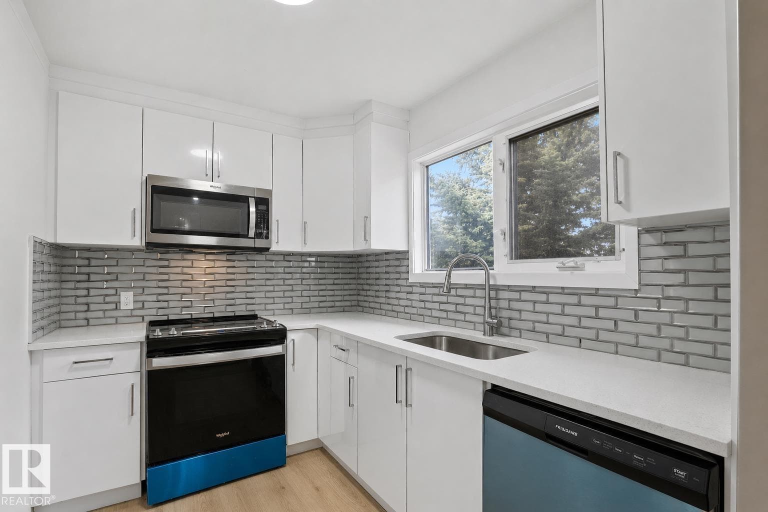 1566 lakewood road W NW — photo 5