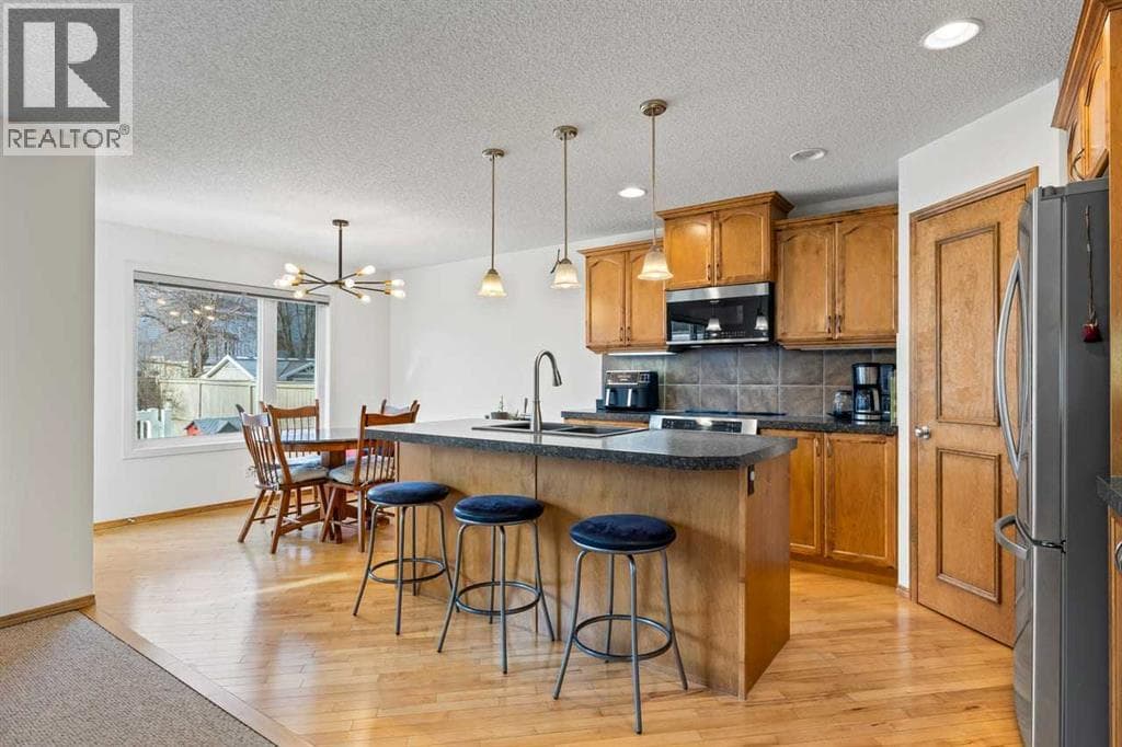 921 Cranston Drive SE photo 3