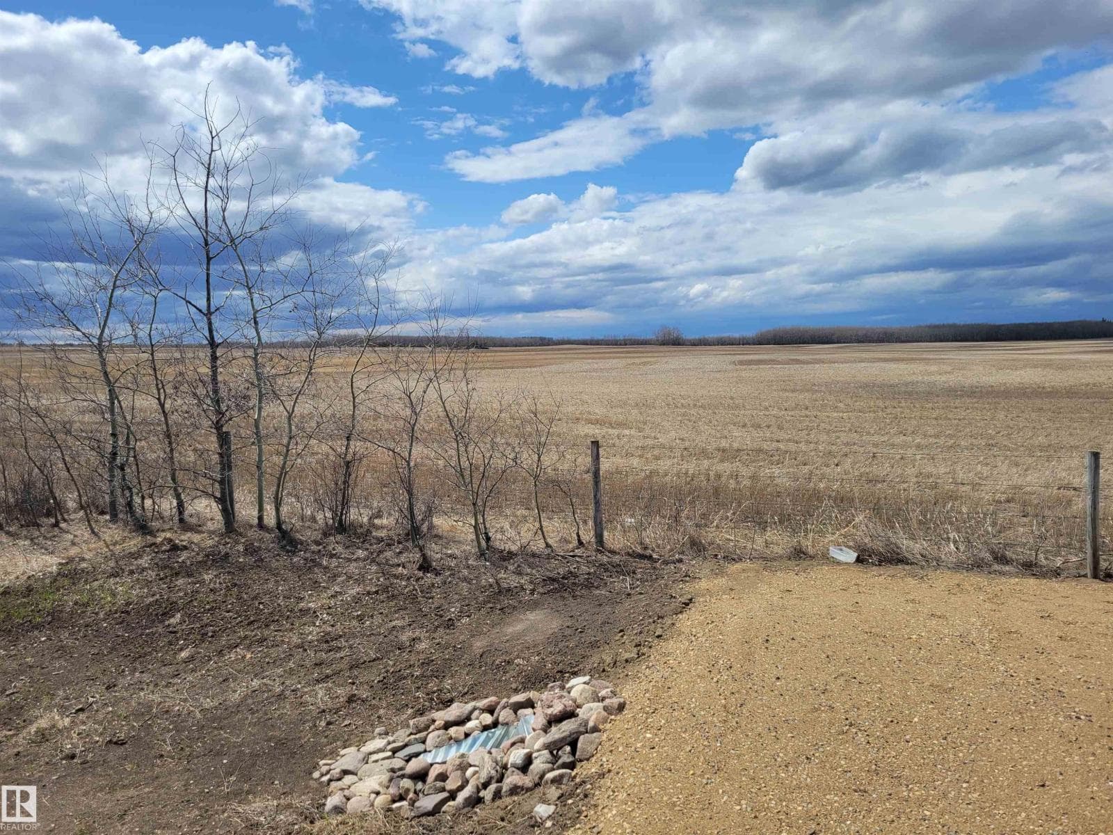 TWP 605 RR 455 photo 2
