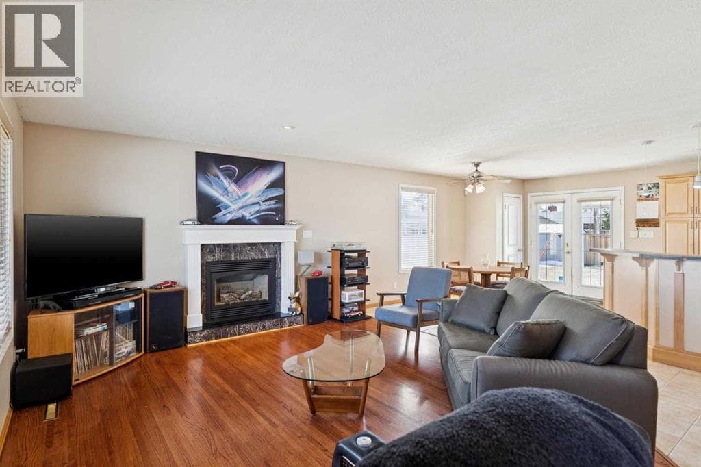 8523 Addison Place SE photo 4