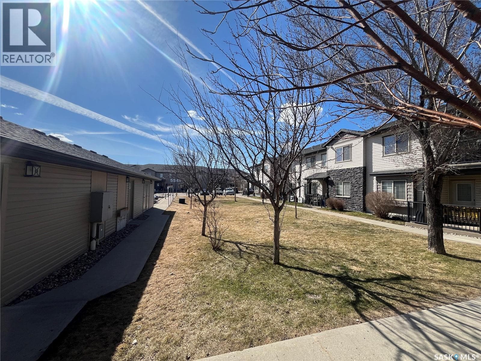 51 5565 BLAKE CRESCENT — photo 4