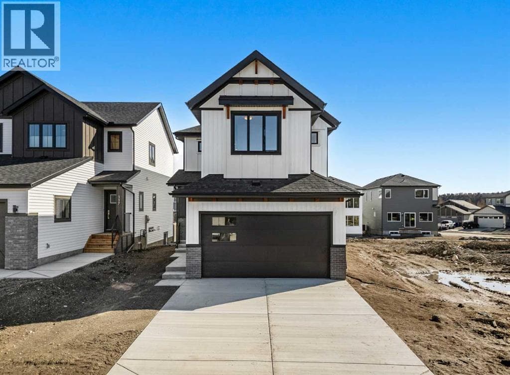 3 bed 3 bath single family at 121 Quartz Crescent — $744,900