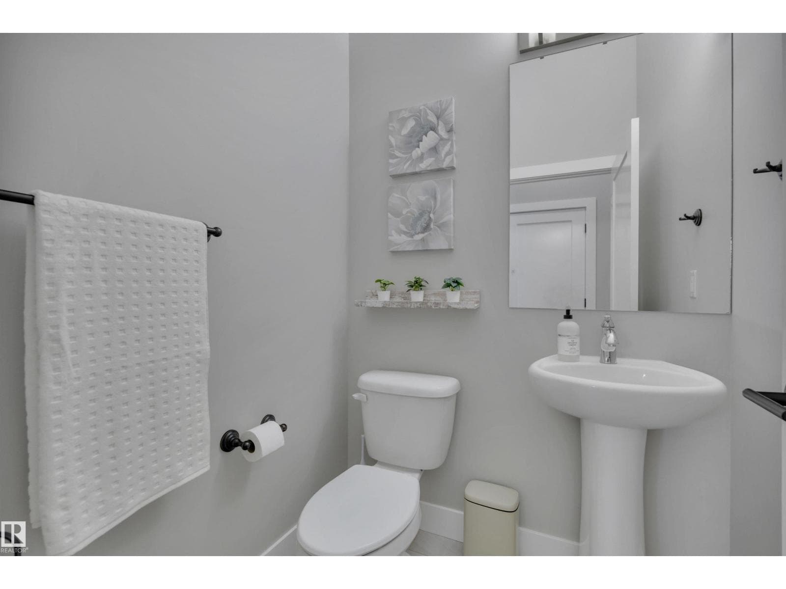 921 BERG PL photo 11