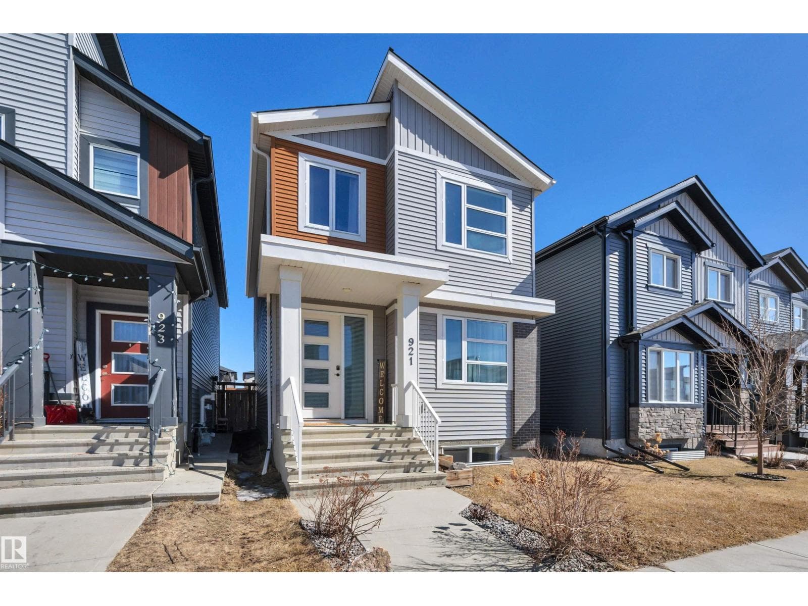 921 BERG PL photo 4