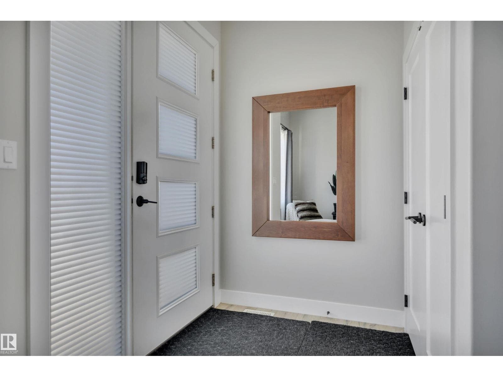 921 BERG PL photo 6