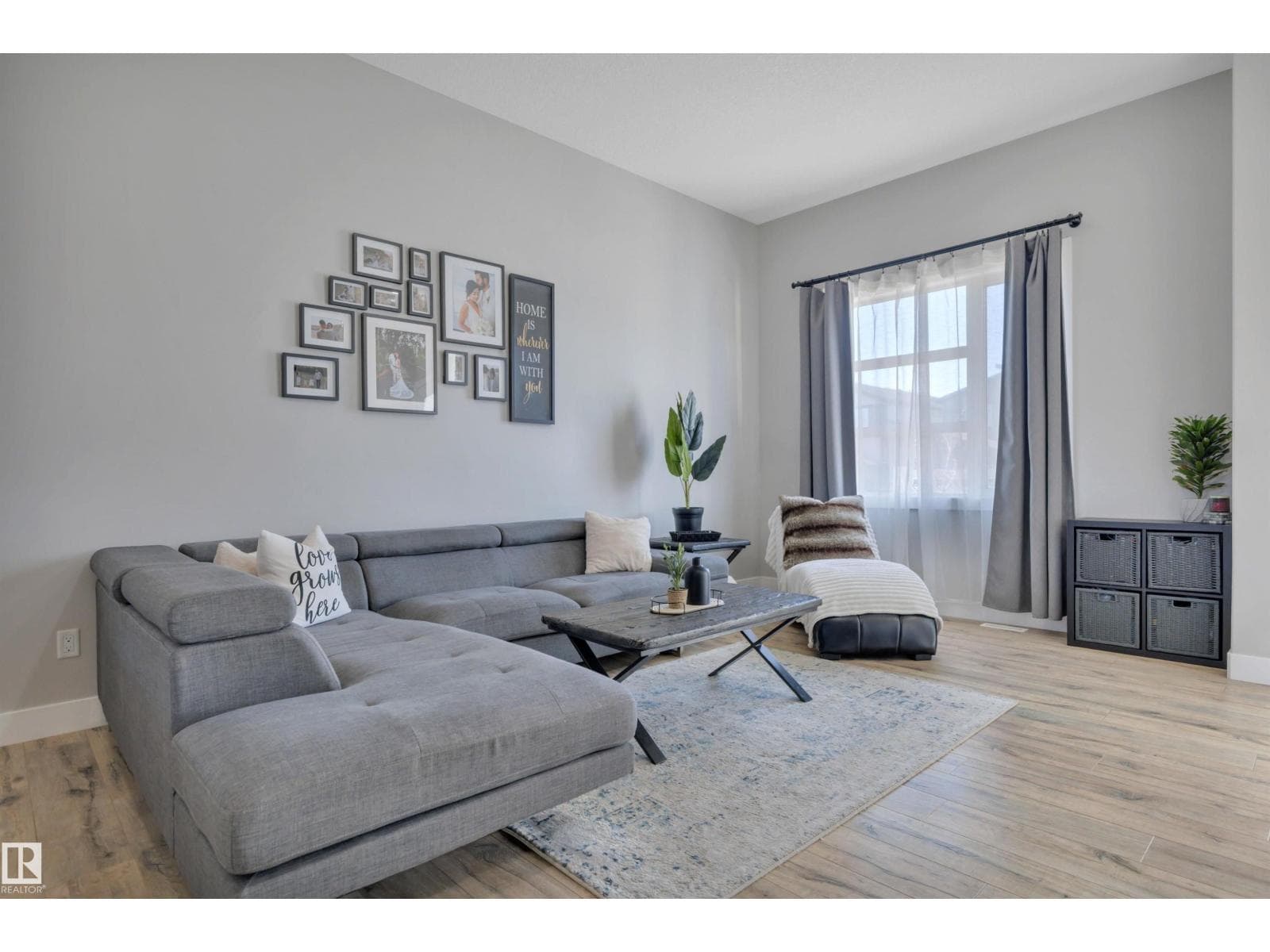 921 BERG PL photo 8