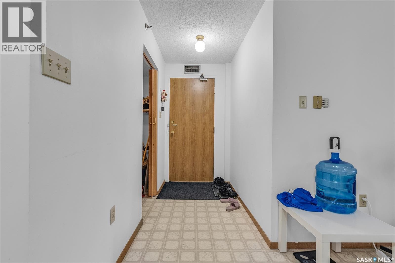 305 405 5th AVENUE N photo 3