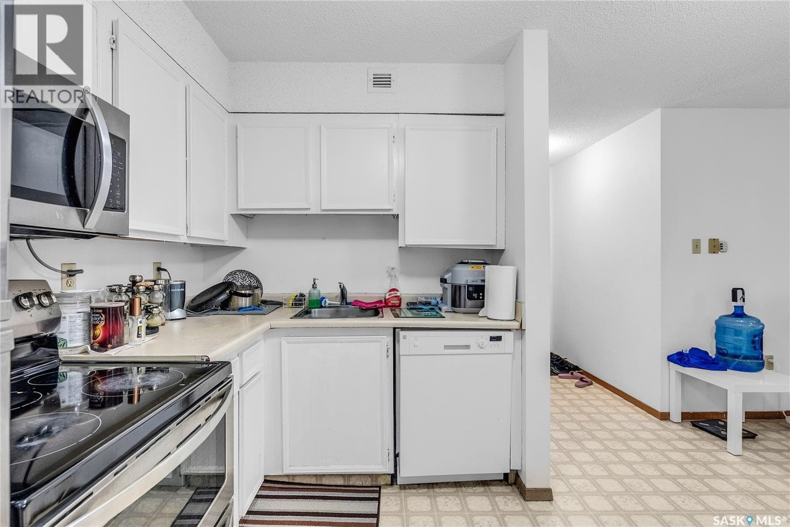 305 405 5th AVENUE N photo 8