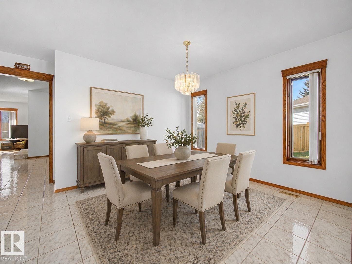 4228 46 ST NW photo 6