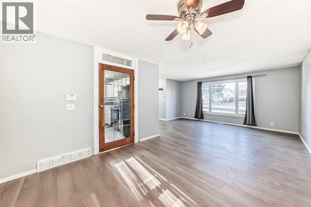 63 Falshire Place NE photo 8