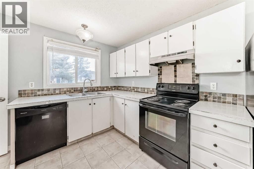 63 Falshire Place NE photo 12