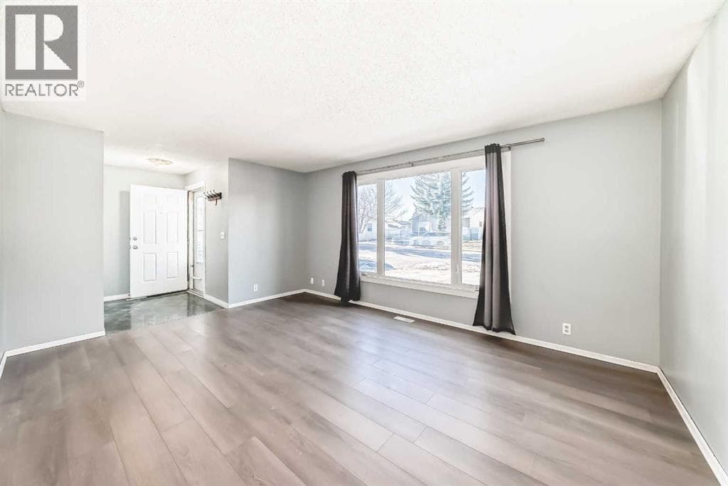 63 Falshire Place NE photo 7