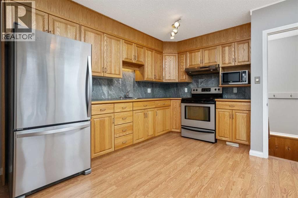 5218 53A Avenue photo 4