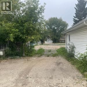 5827 60 Street photo 4