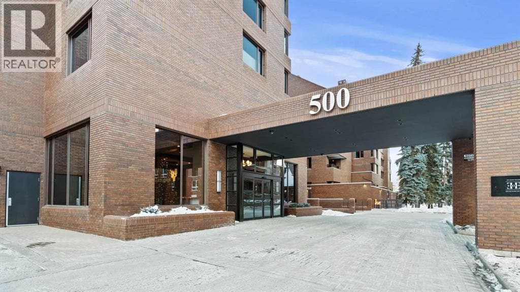 1002A, 500 Eau Claire Avenue SW photo 3