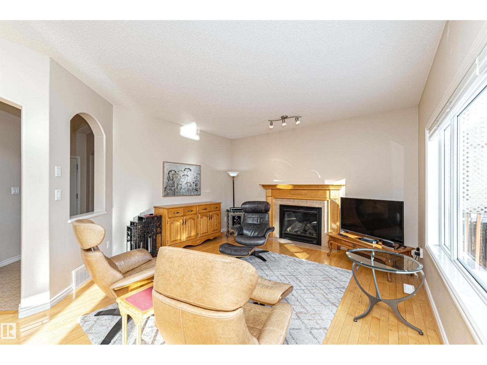 1915 126 ST SW photo 11
