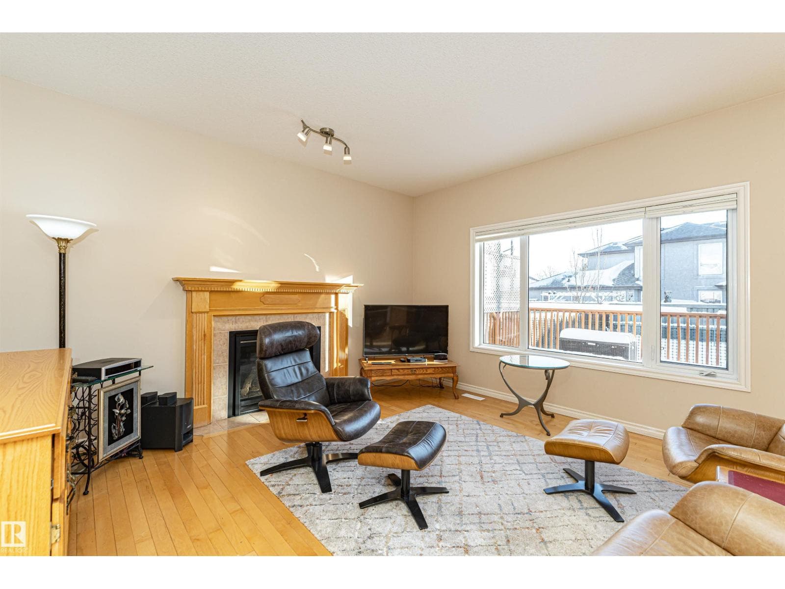 1915 126 ST SW photo 12