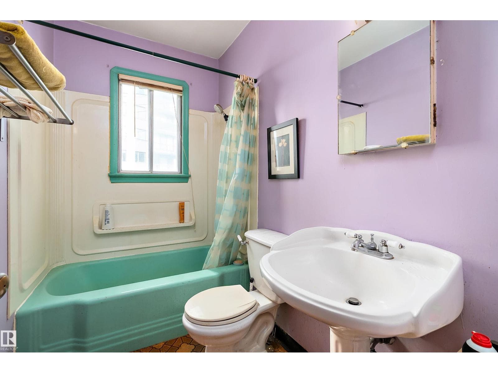 10124 88 AV NW photo 11