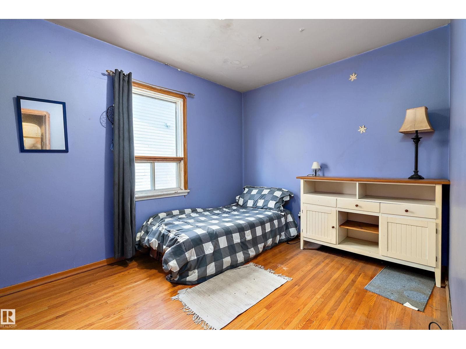10124 88 AV NW photo 12