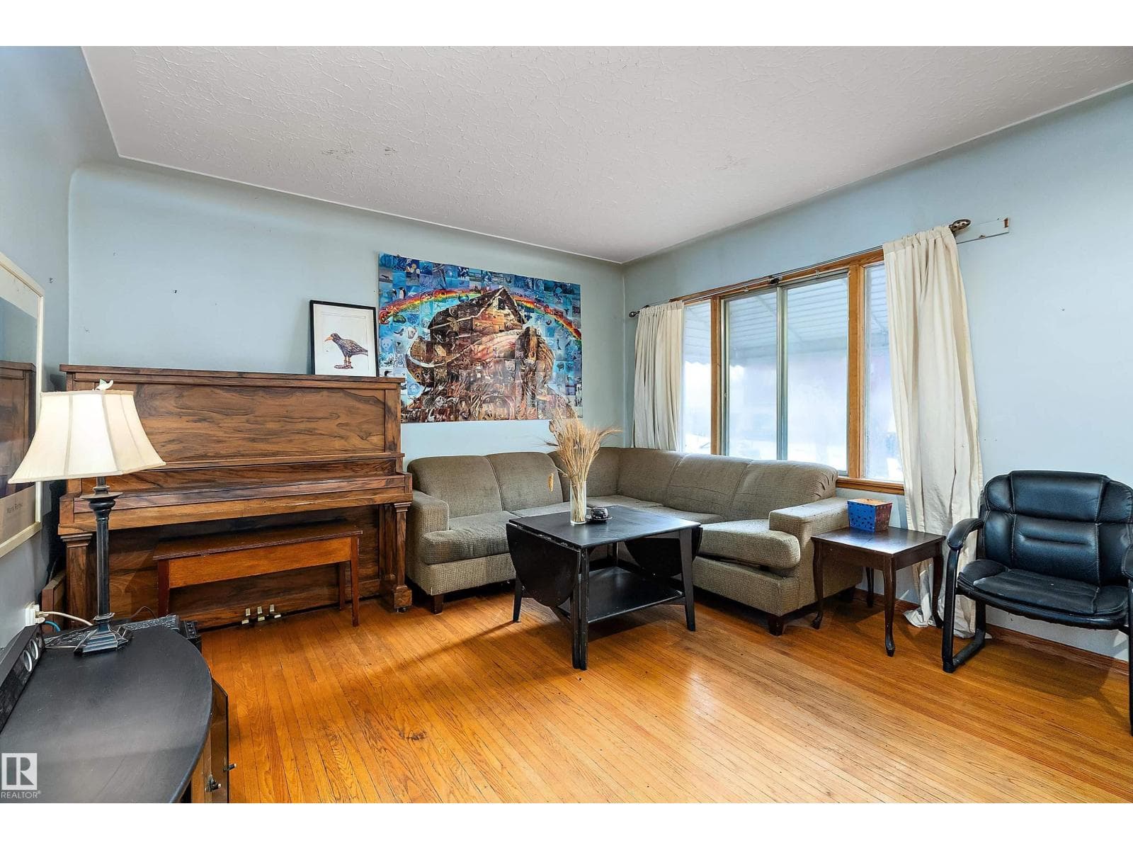 10124 88 AV NW photo 6