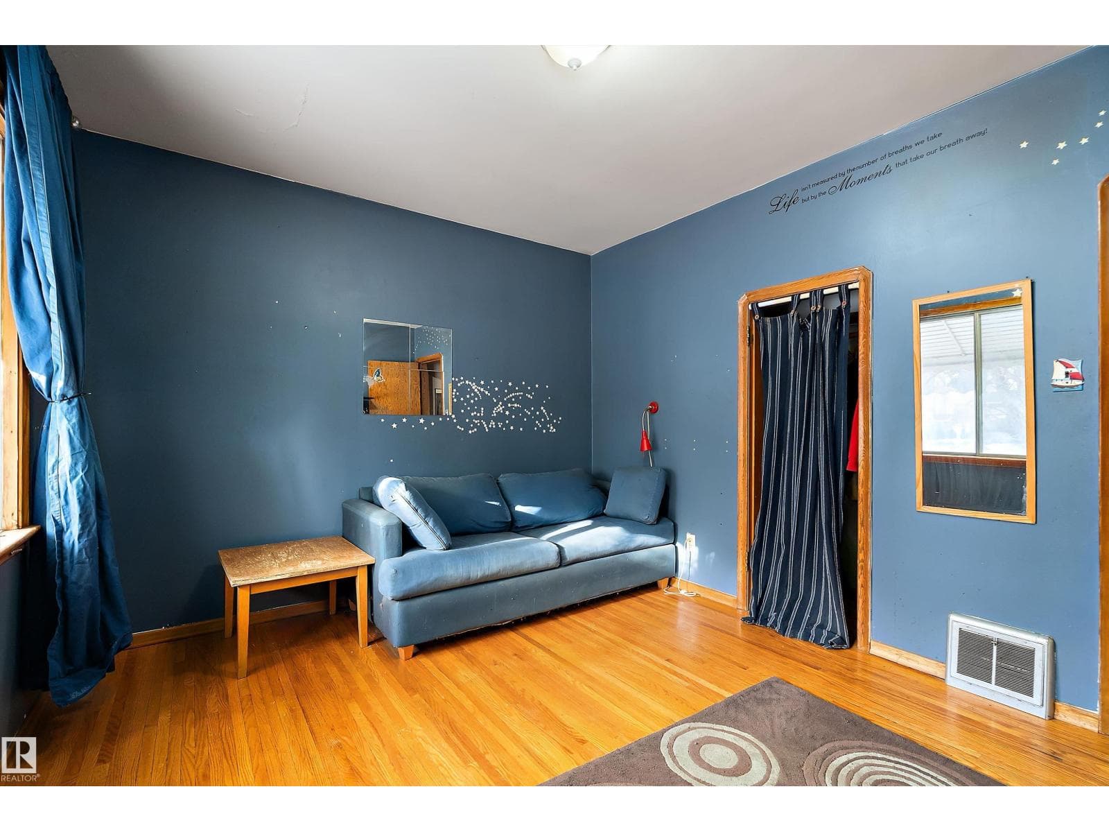 10124 88 AV NW photo 8