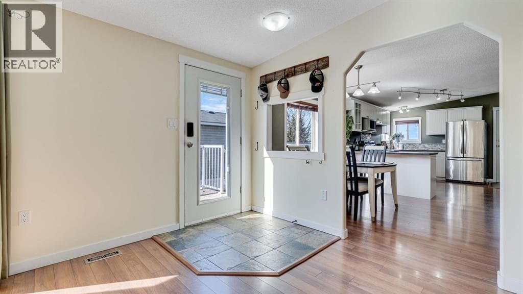 156 Meadowlark Lane — photo 2