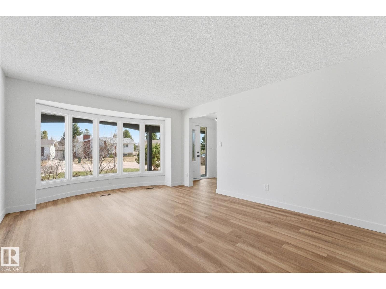 4224 110 ST NW photo 12