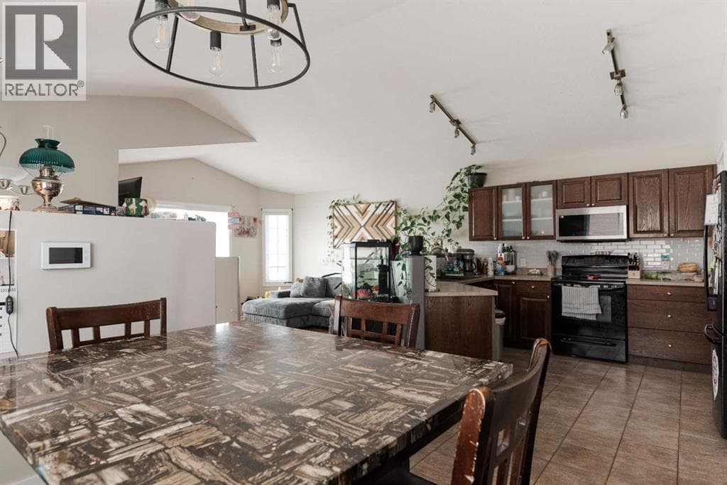 105 Elderberry Street photo 12