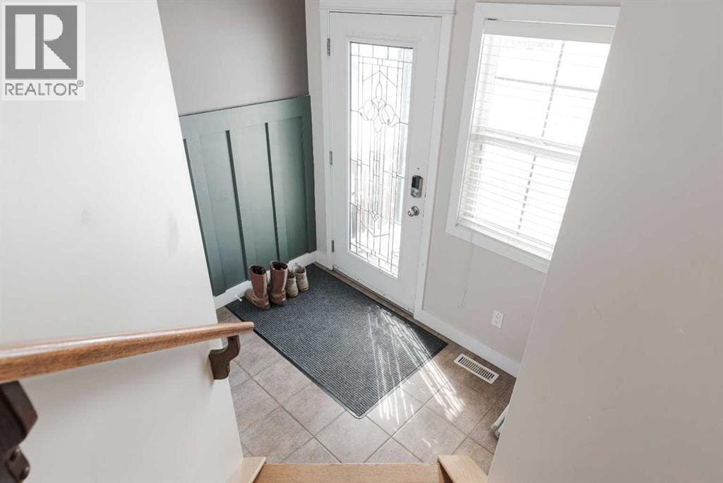 105 Elderberry Street photo 3