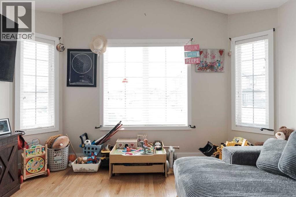 105 Elderberry Street photo 5