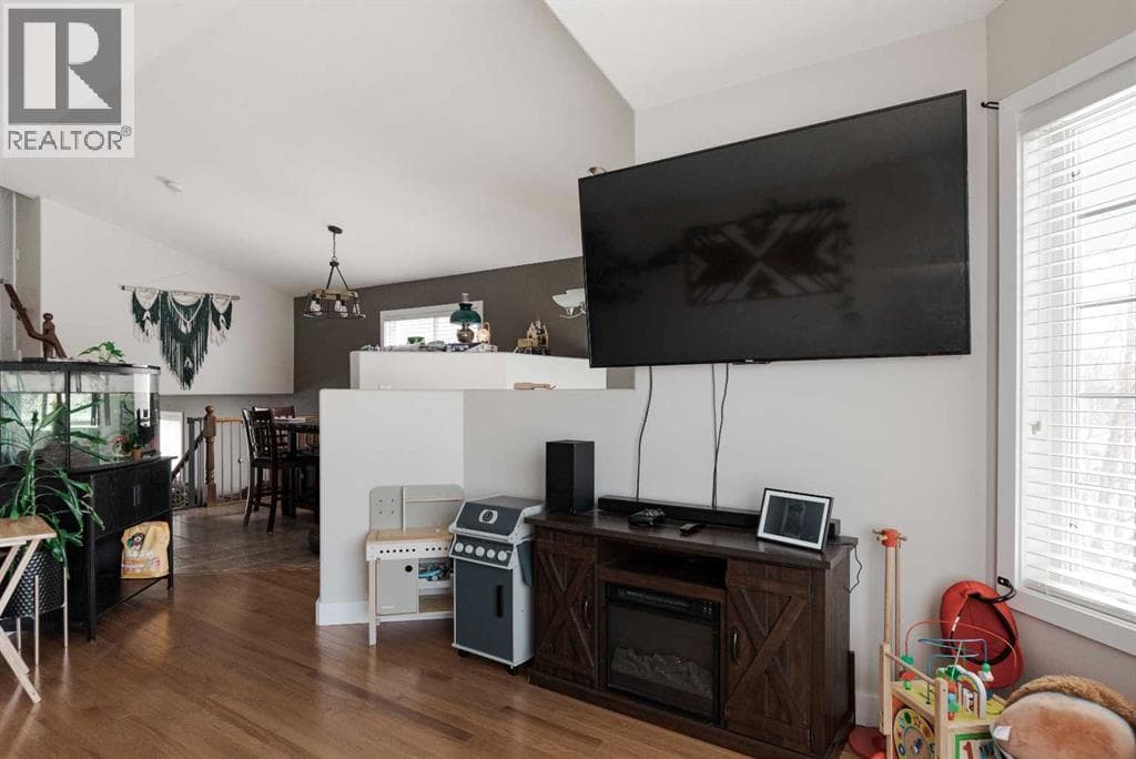 105 Elderberry Street photo 6