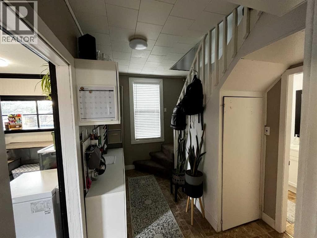 4621 5 Avenue photo 9