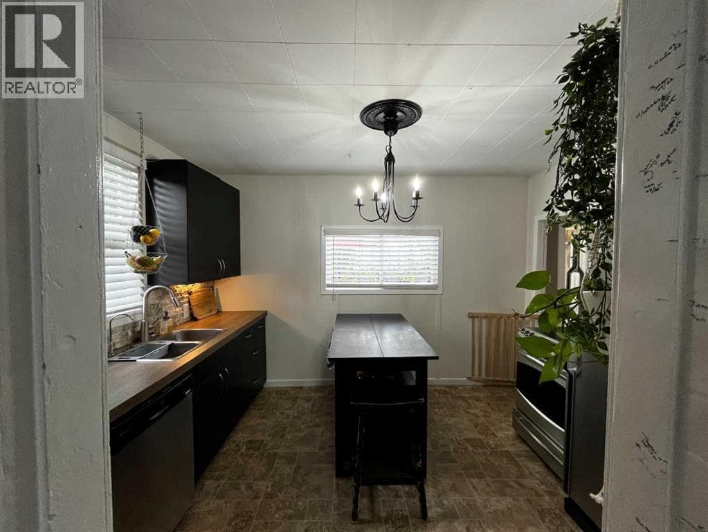 4621 5 Avenue photo 6