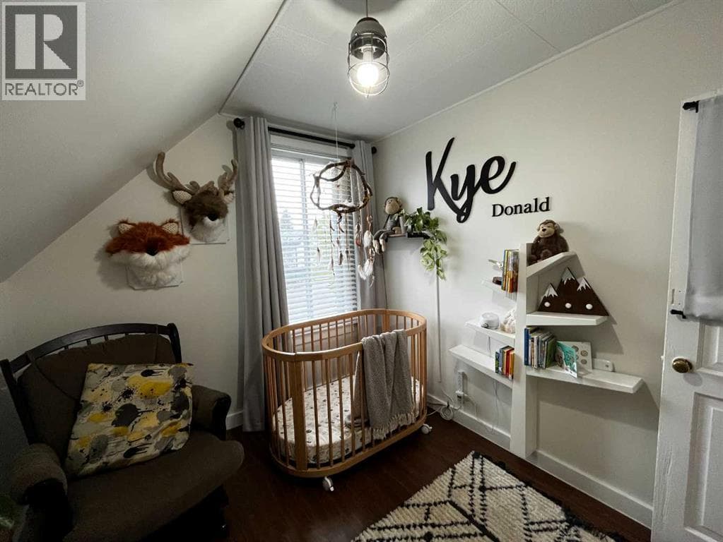 4621 5 Avenue photo 12