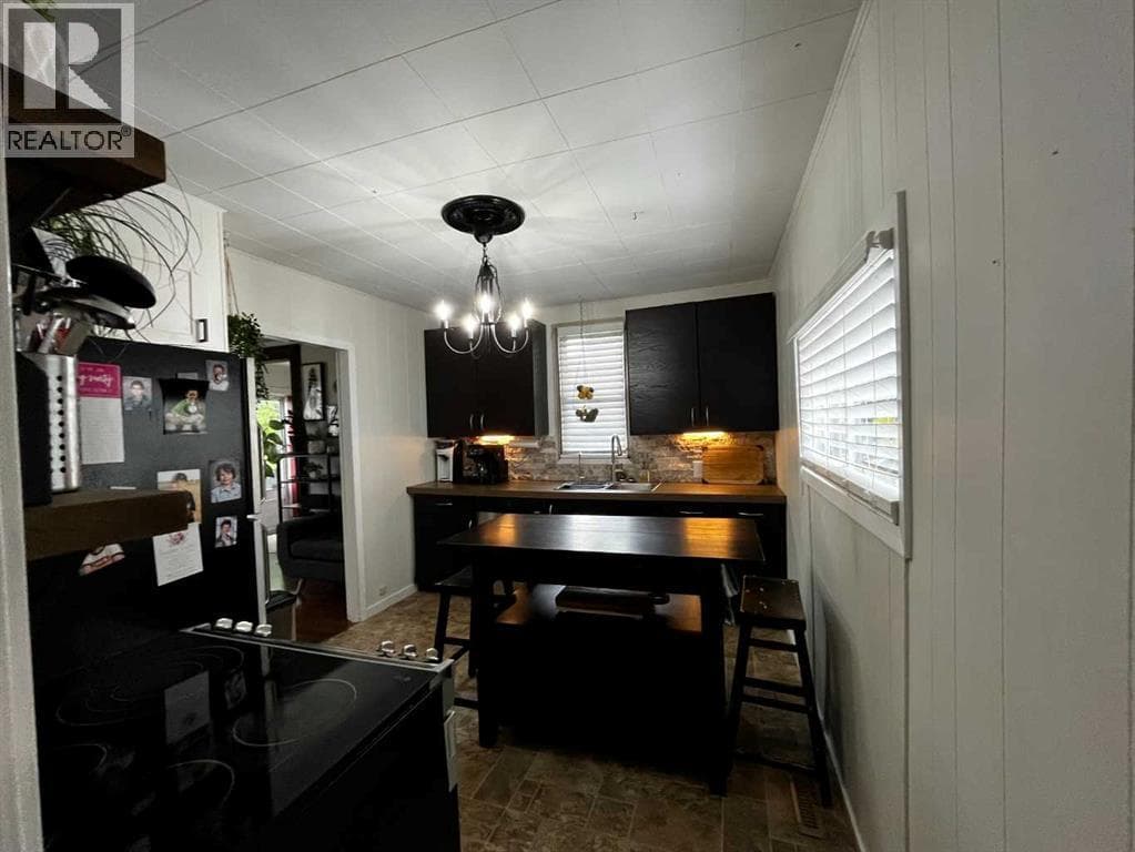 4621 5 Avenue photo 7