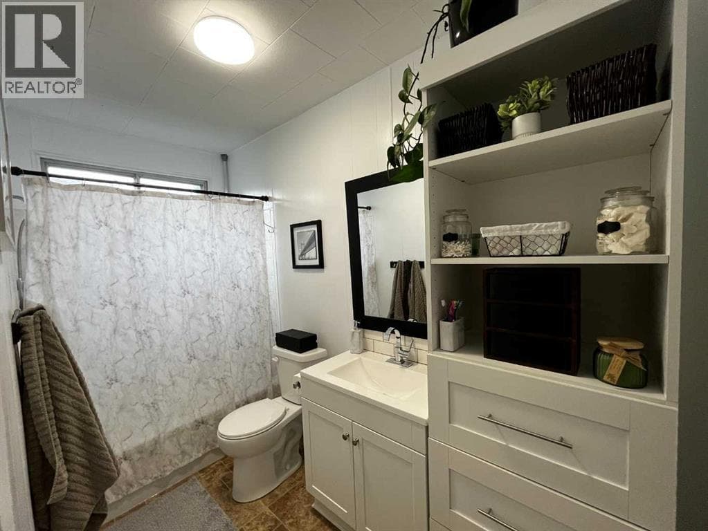 4621 5 Avenue photo 8