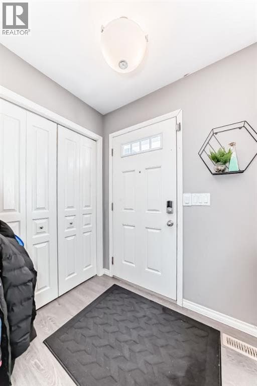 44 Hawthorn Place photo 3