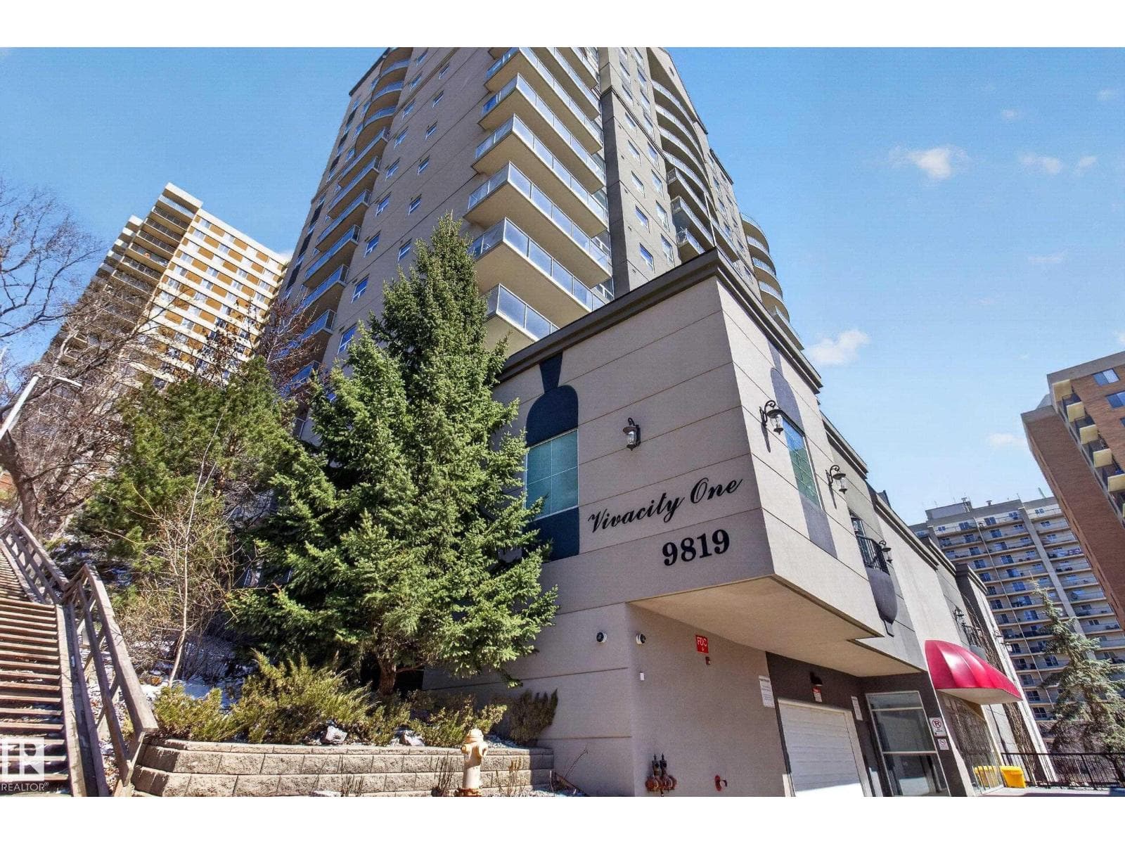 #202 9819 104 ST NW