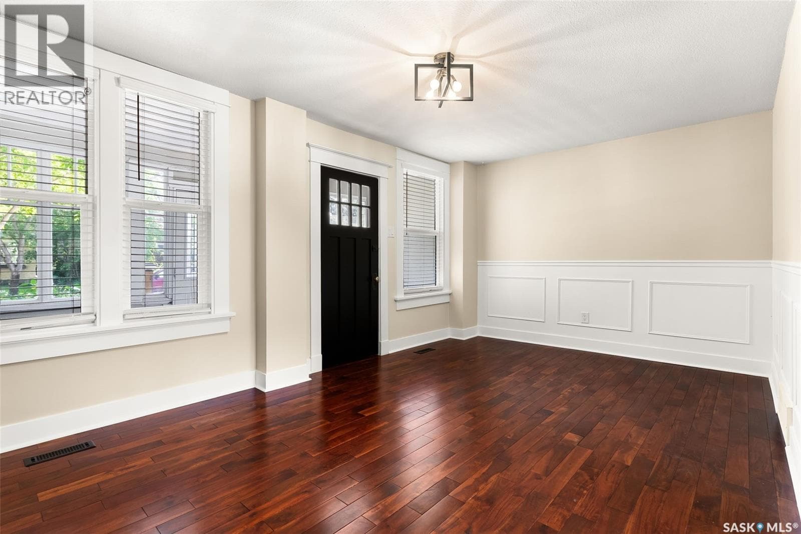 3260 Angus STREET — photo 5