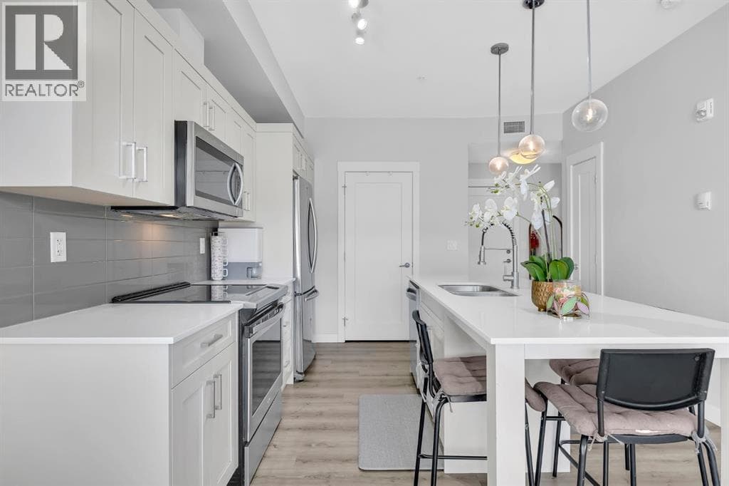 305, 35 Walgrove  SE — photo 4