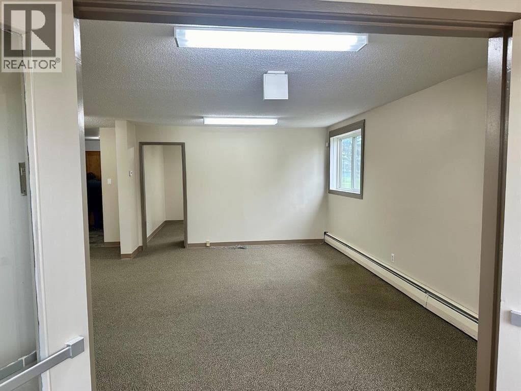 10016 103 Avenue — photo 2